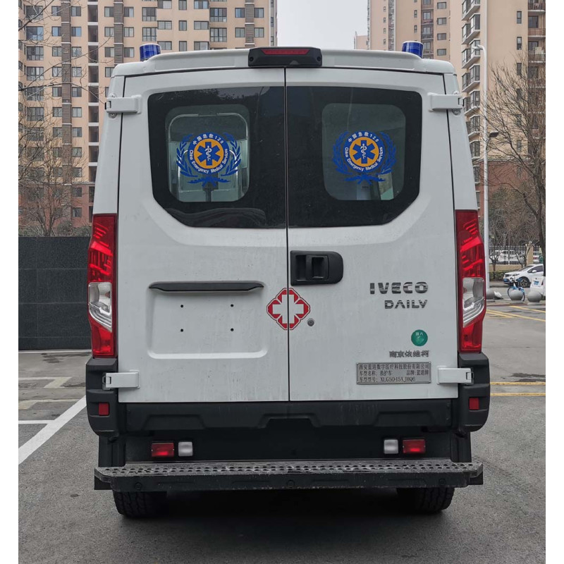 Транспортний автомобіль швидкої медичної допомоги IVECO 4WD, дизель, 8AT
