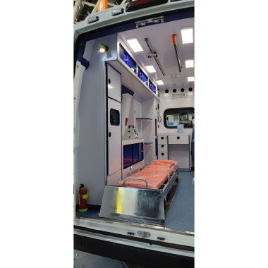 Реанімобіль IVECO Daily з високим дахом